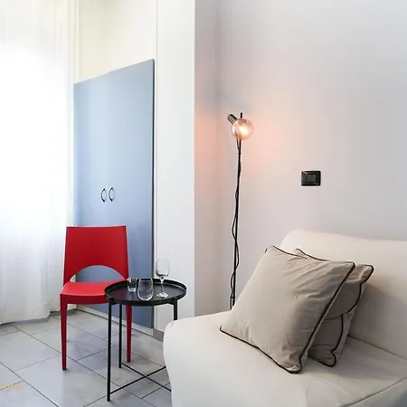 Giuria House 4 *